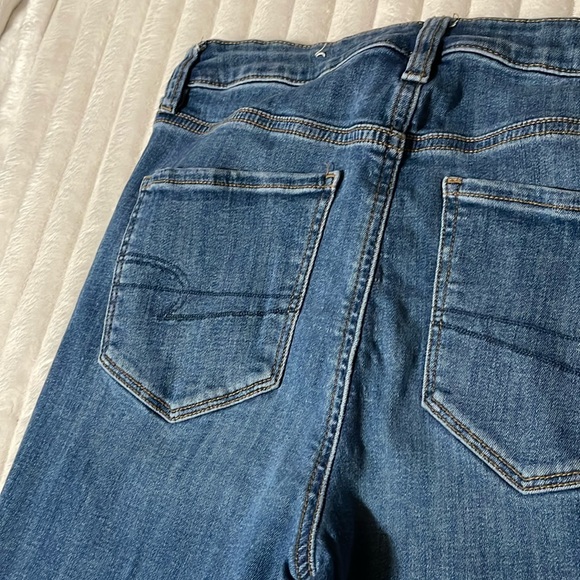 American Eagle Super High Rise Jegging | Size 6 Short - Picture 9 of 10
